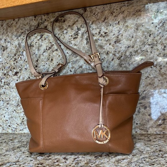 Michael Kors Handbags - Michael Kors Tan W/Gold Hardware Pebble Leather Bag